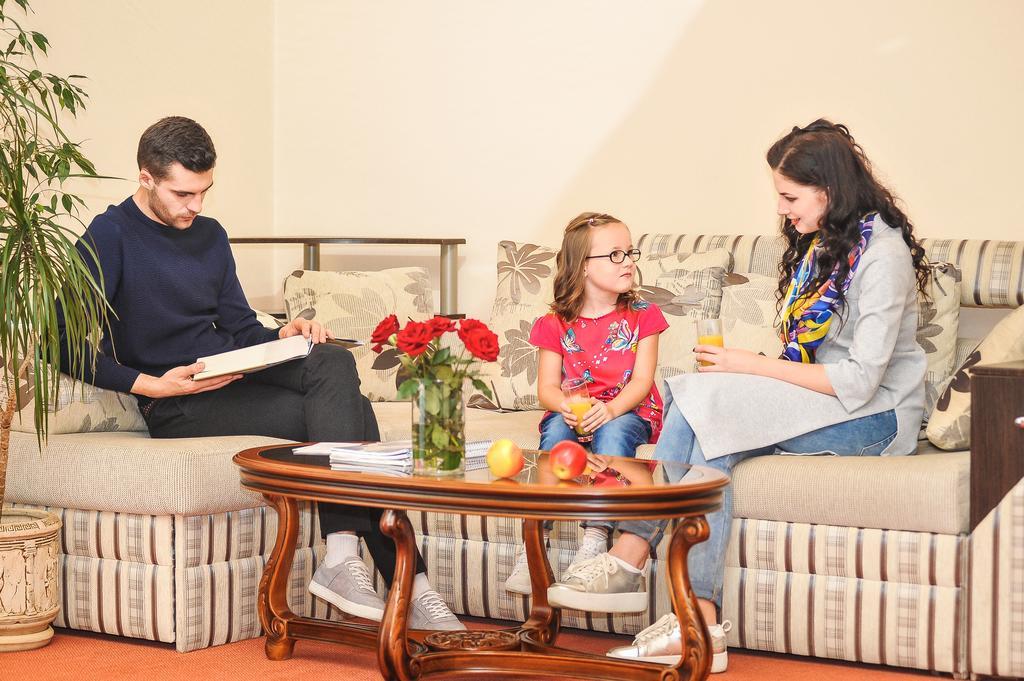 איוונו-פרנקיבסק Maria Garden Hotel & Restaurant מראה חיצוני תמונה